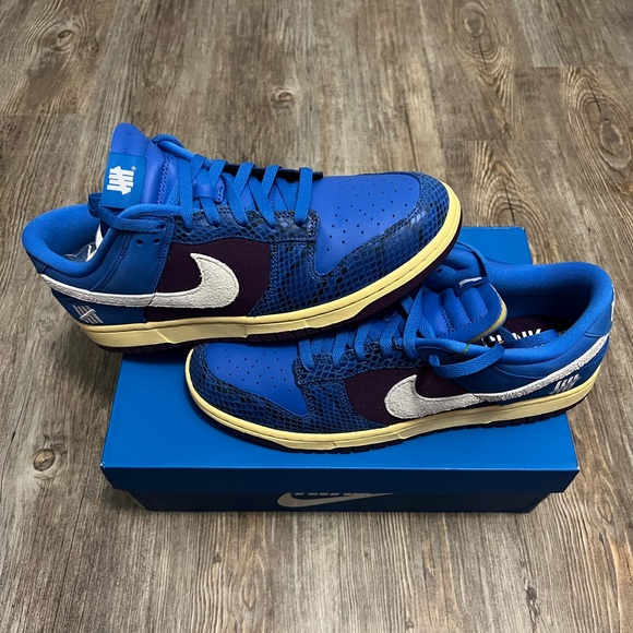 Nike Dunk Low Mens size 11 (New) Og all